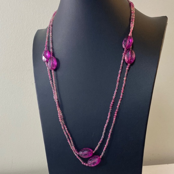 Jewelry - Pink Beaded Necklace